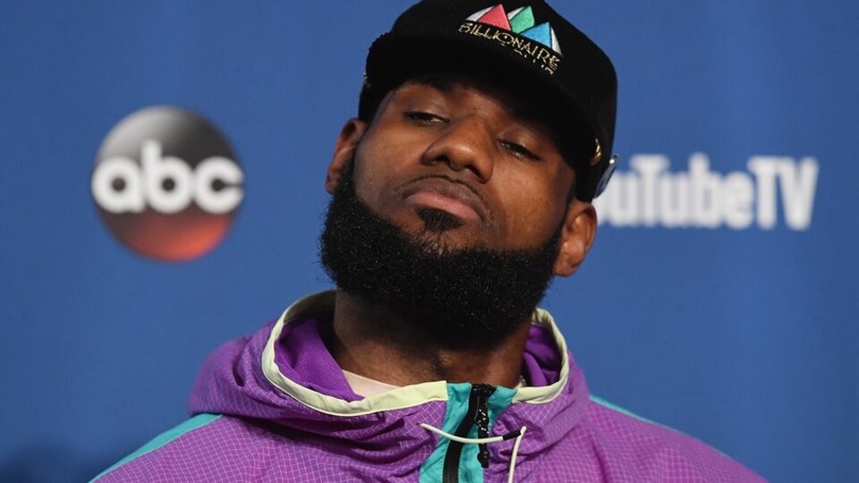 LeBron James bir yıllık asgari ücreti 25.5 saniyede kazanacak