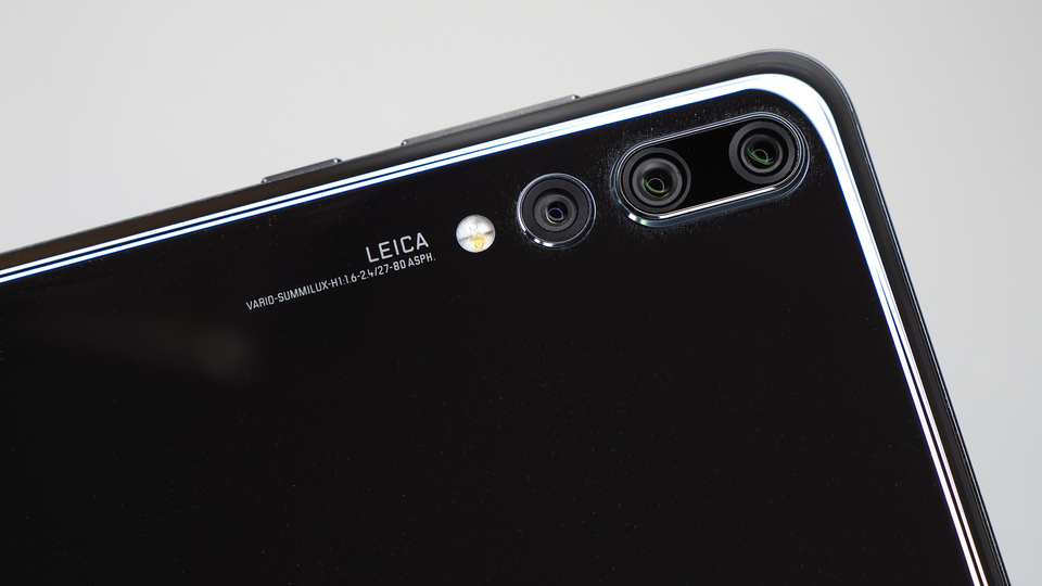 Akıllı telefonlarda bir ilk: 9 kamera!