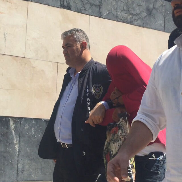 Ünlü profesörleri dolandıran şüphelilere operasyon
