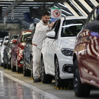 Otomotiv devi üretimi 18 gün durduruyor