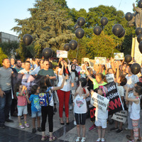 Eylül ve Leyla için gökyüzüne siyah balon bırakıldı