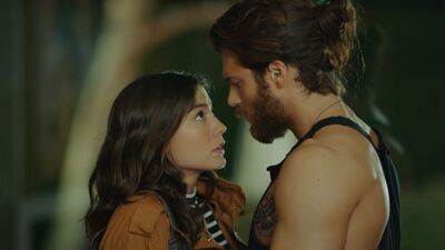 Can ile Sanem birbirine kapılıyor