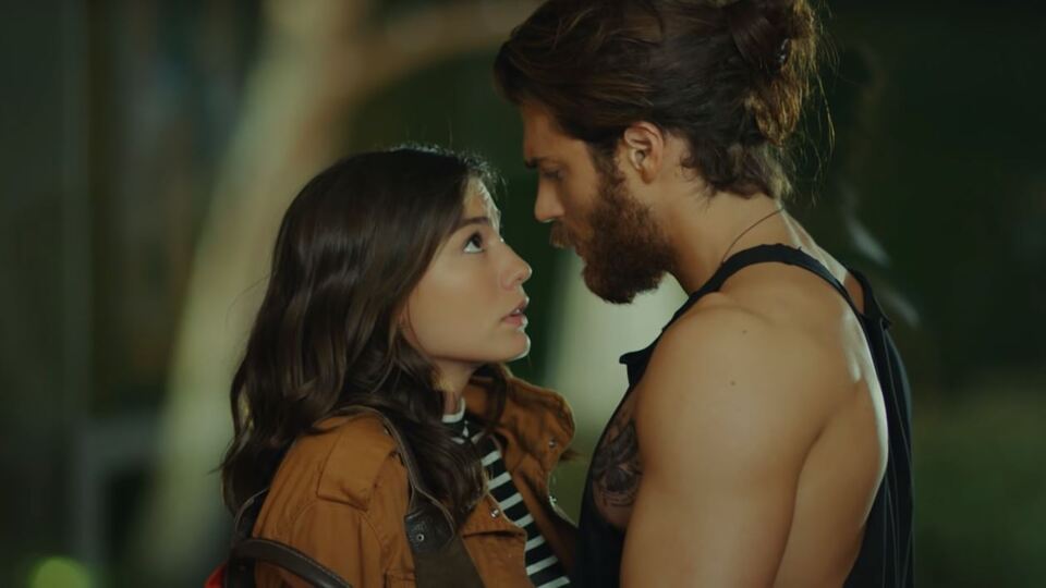 Can ile Sanem birbirine kapılıyor