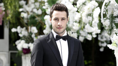 Ozan Dolunay kimdir?