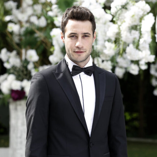 Ozan Dolunay kimdir?