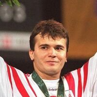 Naim Süleymanoğlu'nun mezarı açıldı