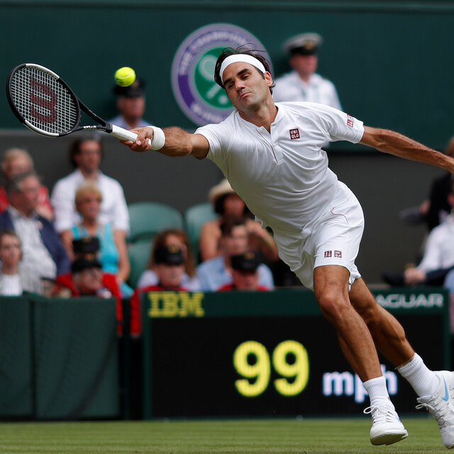 Federer turladı, Wozniacki elendi