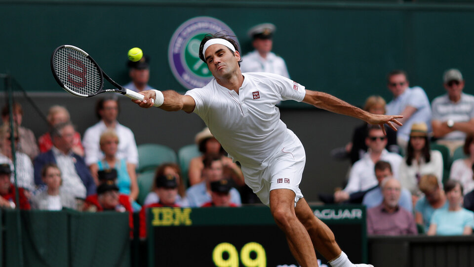 Federer turladı, Wozniacki elendi