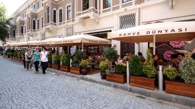 Kahve Dünyası saat kaçta açılır, kaçta kapanır?