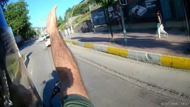 Emniyet müdürü çok kızdı: "Yaptığını beğendin mi? Özür dile"