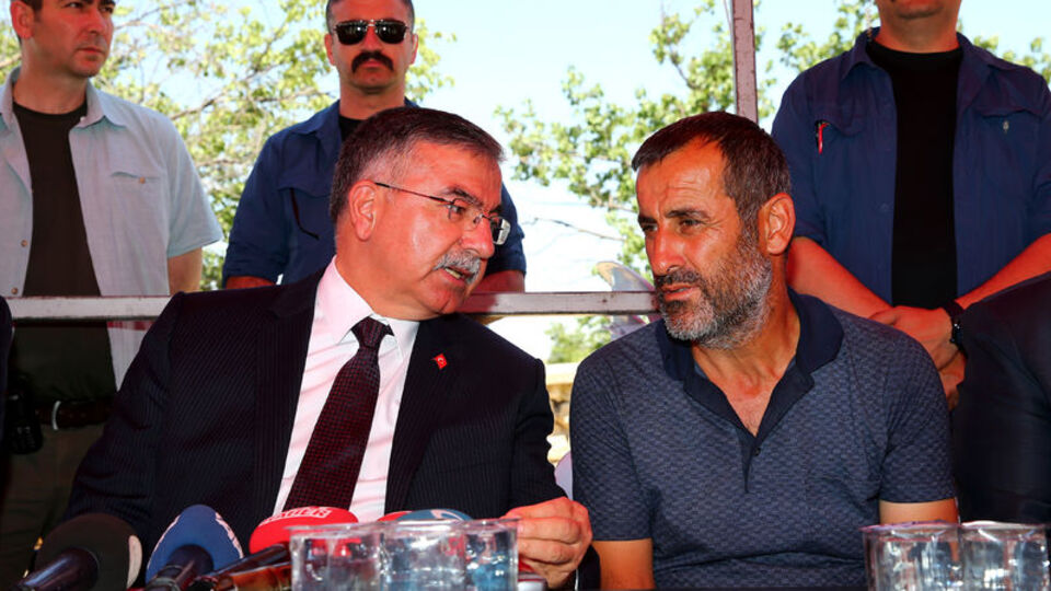 Bakan Yılmaz'dan Eylül'ün ailesine taziye ziyareti