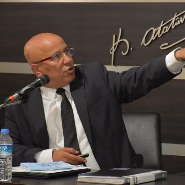 İzmir'de olağanüstü kurultay için imza hareketi başlayacak