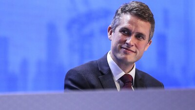 Parlamentoda ilginç anlar! Siri bakanın sözünü kesti ve lafa girdi