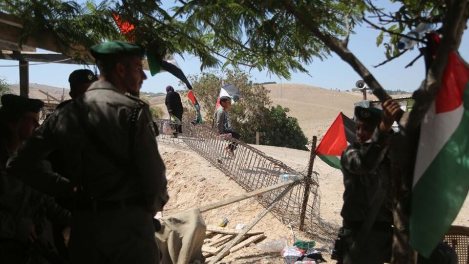 Tartışmalı bölgede yıkımlar geçici olarak durduruldu