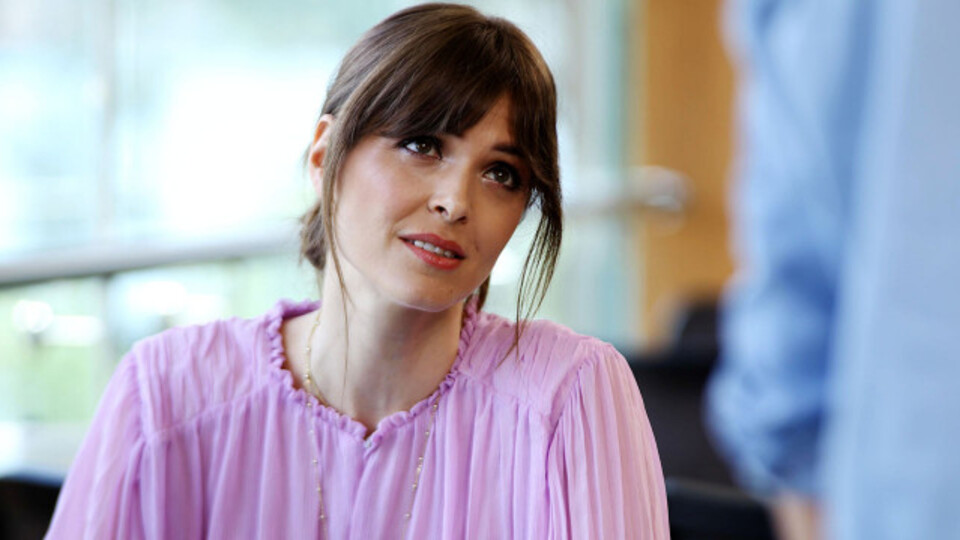 4N1K Ela Öğretmen kimdir?