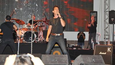 Akşehirliler Kıraç'ın şarkılarıyla coştu