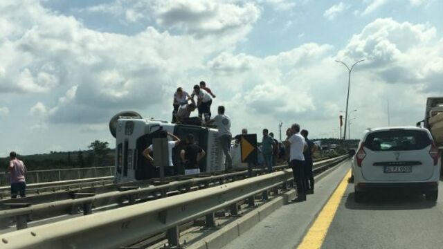 Son dakika... TEM otoyolu Edirne yönü trafiğe kapandı