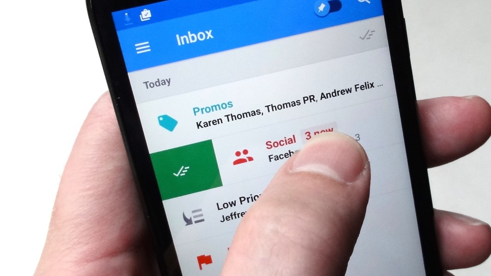 Google'dan iPhone X kullanıcılarına Gmail sürprizi!