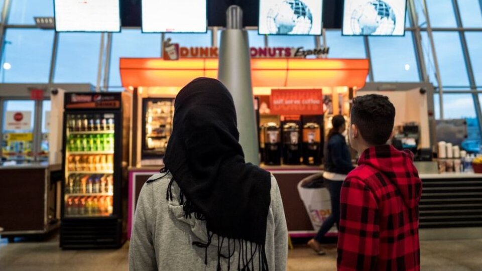 Kamuya açık alanlarda eşlerinin isimlerini söyleyemediği erkekler anlatıyor: 'Adım Cihat'tı, Jay yaptım'