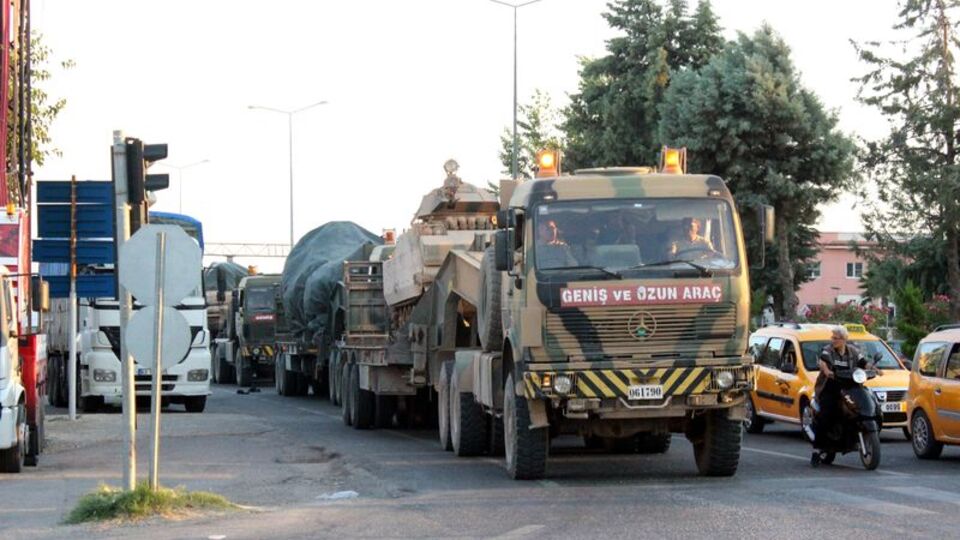 Münbiç ile Tel Rıfat sınırına mekanize birlikleri gönderildi