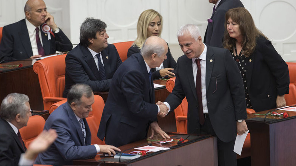 Meclis'te dikkat çeken an!