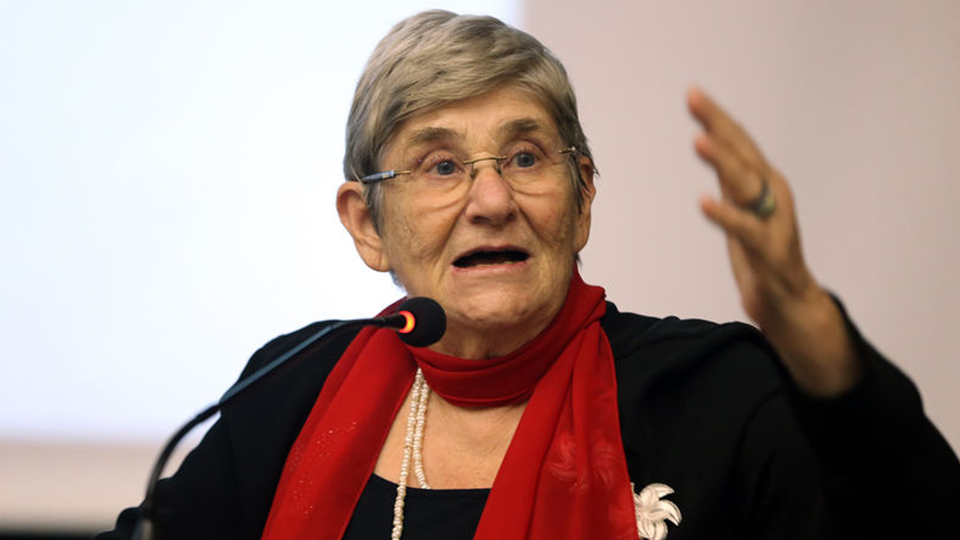 Karatay'dan itiraf: Bulaşık makinem bile yok