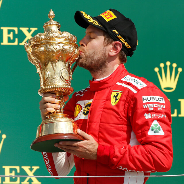 Nefes kesen yarış Vettel'in!