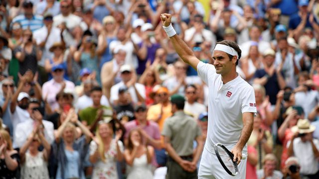 Federer çeyrek finale yükseldi