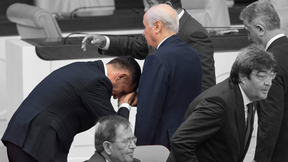 El öpme tartışması! Akşener o sözleri söyledi mi?