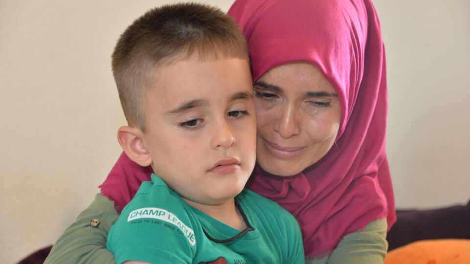 Kafa üstü düşünce doktora götürdüler! Duydukları şoke etti!