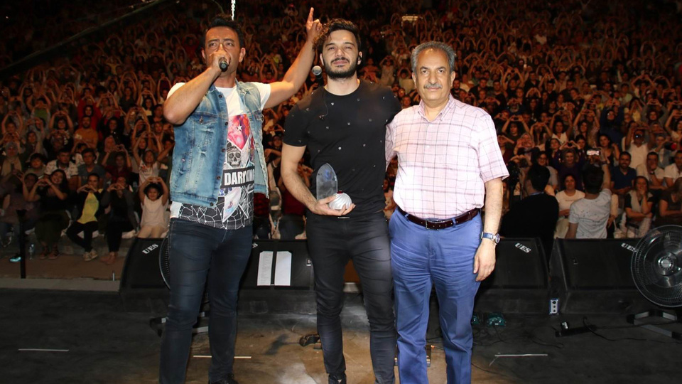 İlyas Yalçıntaş, Akşehir'de konser verdi