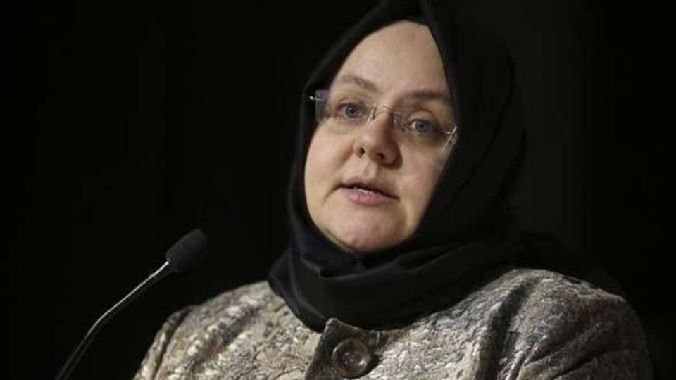 Zehra Zümrüt Selçuk kimdir?