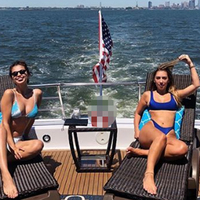 Selena 'dan 'umurumda değil' pozu