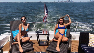 Selena 'dan 'umurumda değil' pozu