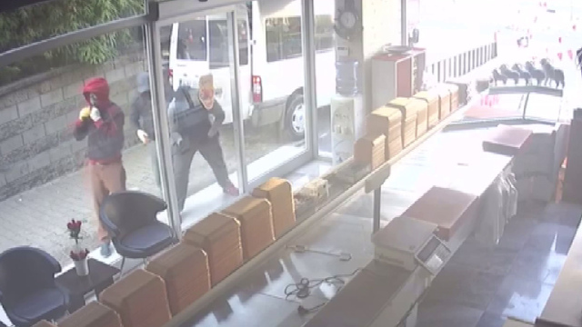 Kasap dükkkanındaki hırsızlık kameralara böyle yansıdı