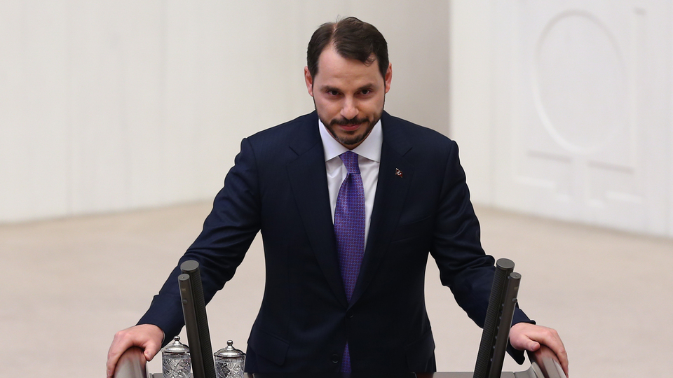 Bakan Albayrak'tan piyasalara ilk mesaj
