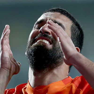 Ne yaptın Arda Turan!