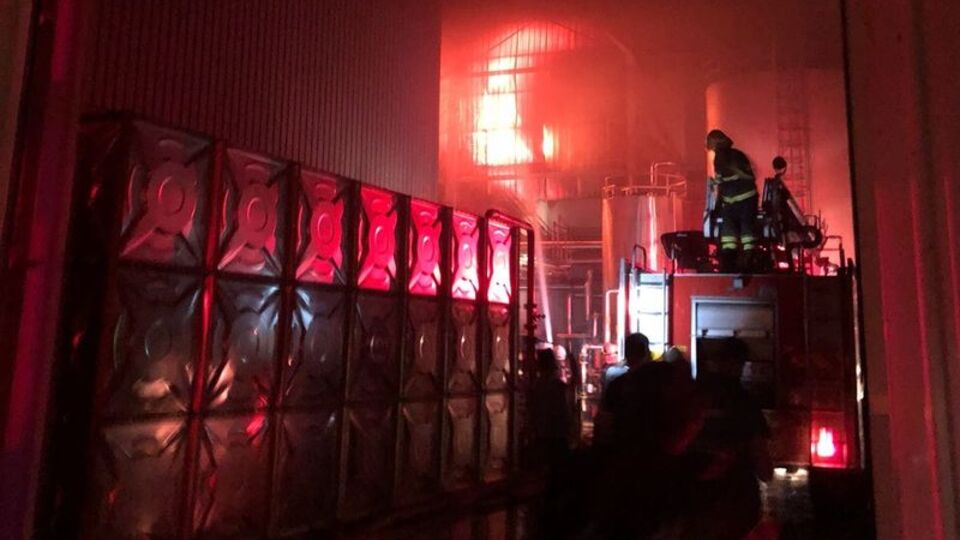 Burdur'da yem fabrikasında yangın çıktı