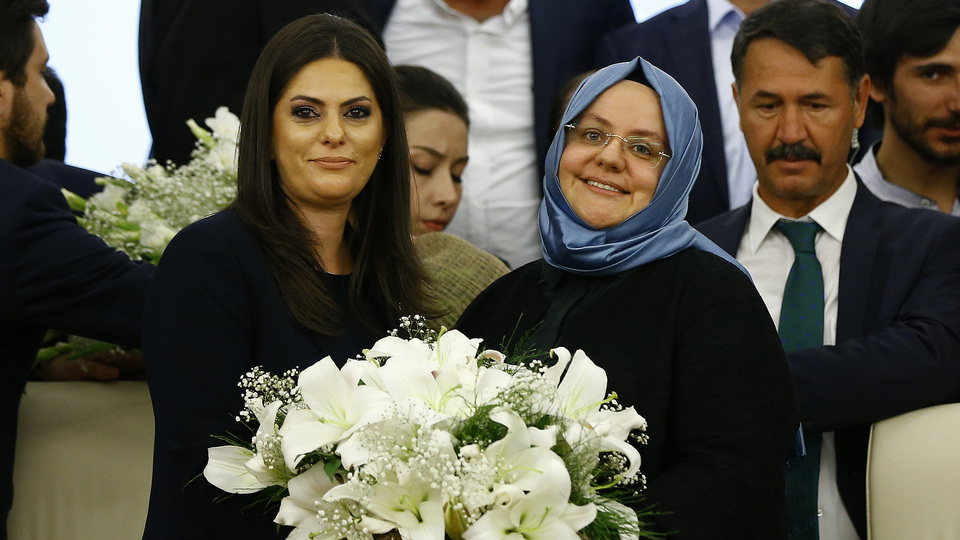 Zehra Zümrüt Selçuk görevi Sarıeroğlu'ndan devraldı