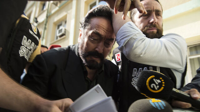 Adnan Oktar yıllarca şikayet edildi, RTÜK ceza yağdırdı! Bugün iddialar korkunç...