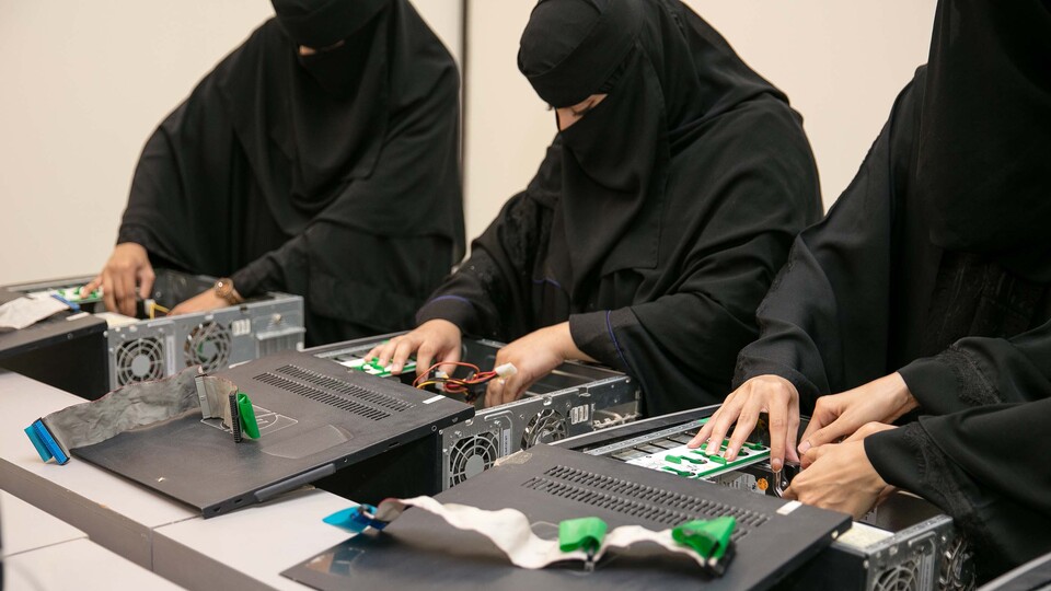 800 bin kişi ayrıldı! Yerine personel bulamıyorlar