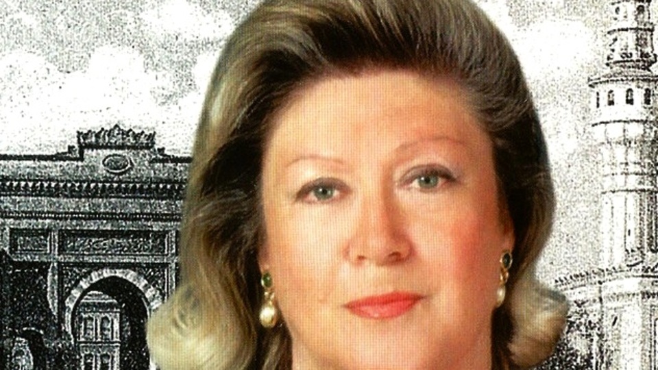 Ünlü sanatçı İnci Çayırlı'ya büyük ayıp