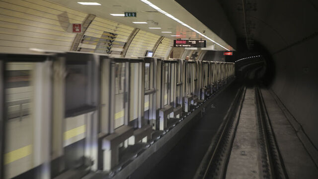 İstanbul'daki o hatta metro seferleri durdu