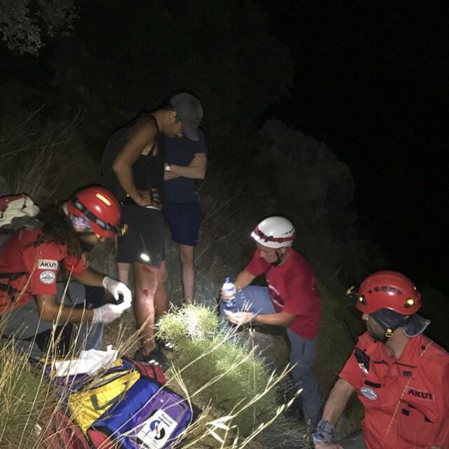 Likya Yolu'nda kaybolan turistleri AKUT ekibi buldu