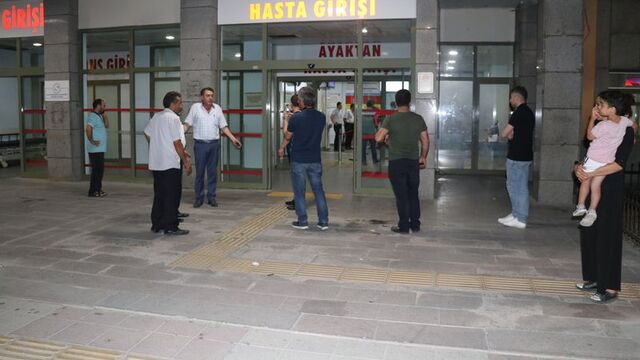 Arnavutköy'de 100 kişi yedikleri yemekten zehirlendi
