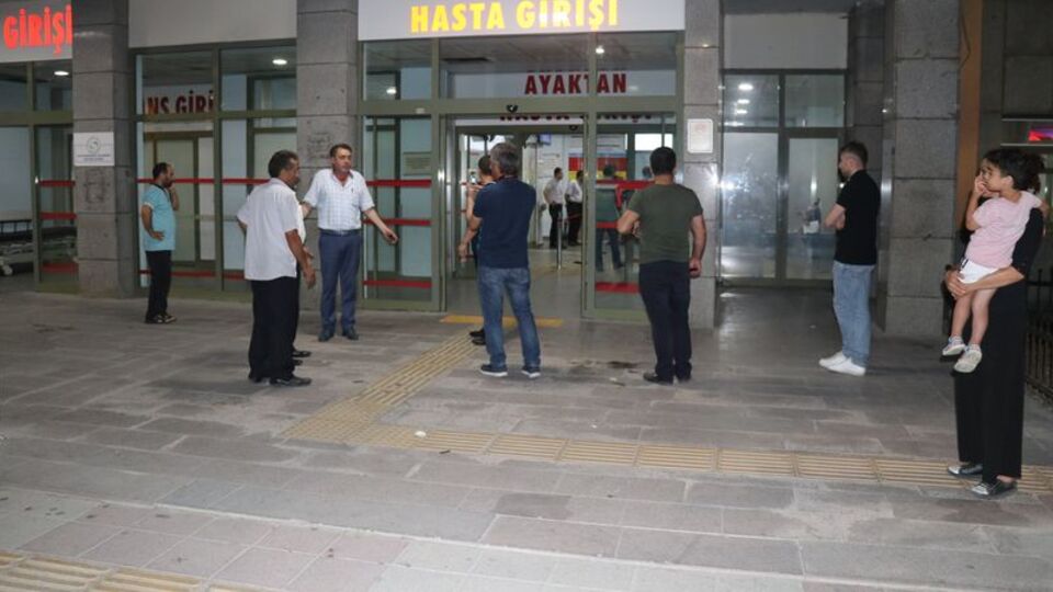 Arnavutköy'de 100 kişi yedikleri yemekten zehirlendi
