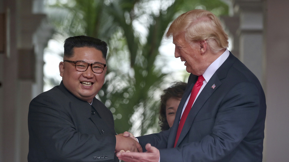 Kim Jong Un'dan Trump'a: Saygıdeğer ekselansları Başkan!