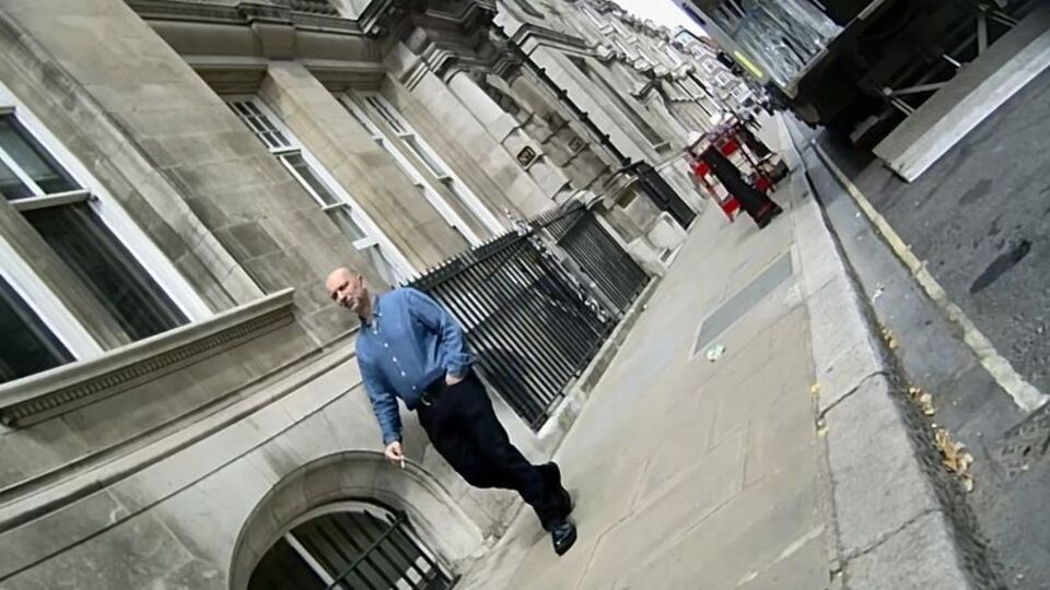 FETÖ firarisi Akın İpek Londra'da böyle görüntülendi!