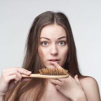 'Evde saç bakımı' için 11 bitkisel yağ