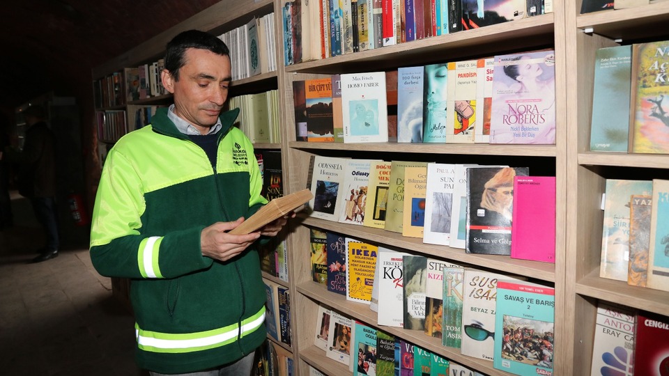 Çöpten kütüphane 20 bin kitaba ulaştı